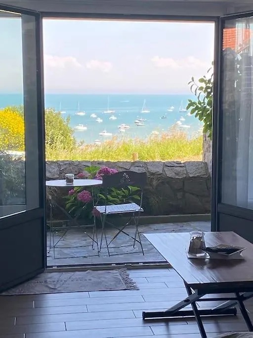 Sea Lodge - Plage De Port Mer, Cancale 0*,  France
